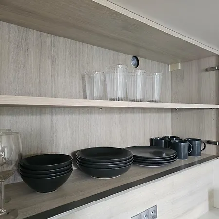 Apartament Centre Design O2 Arena - Parking - Large Glass Balcony - Platce Dph - Big Tv - Coffee, 24-7 Self Check-in